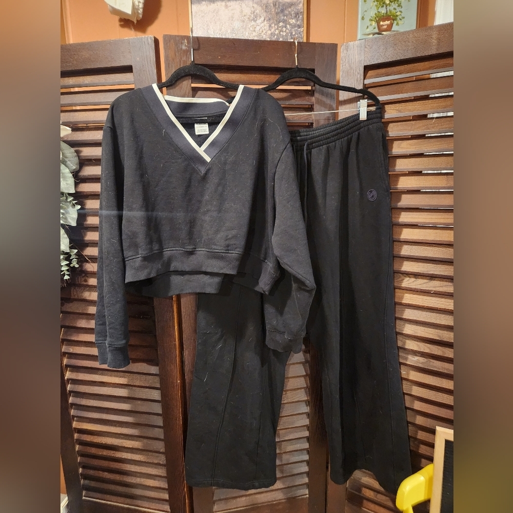 PINK Victoria's Secret Black Sweatshirt and Pant Combo